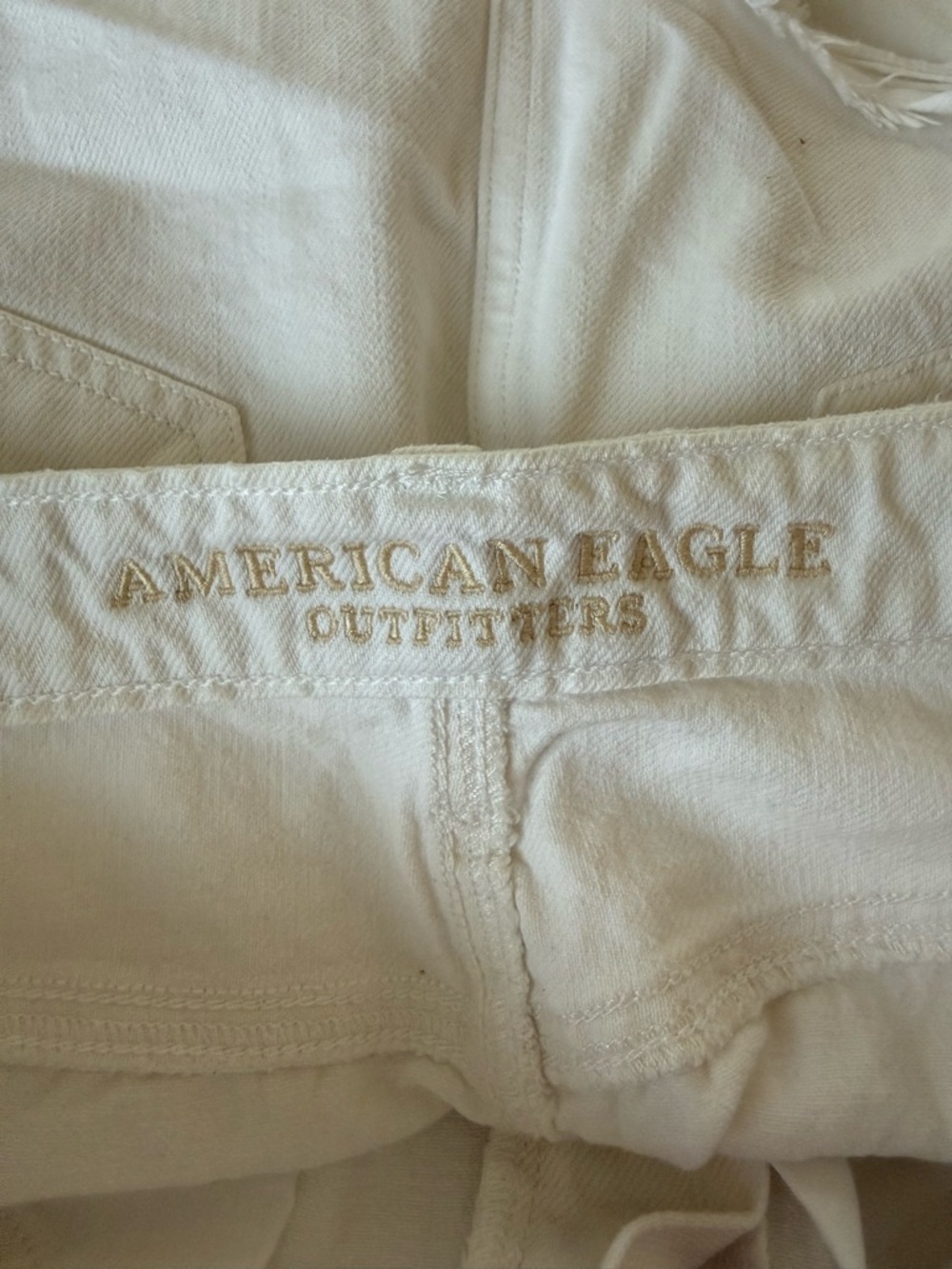 American Eagle White Distressed Denim Skirt Size 2 - Picture 4 of 6